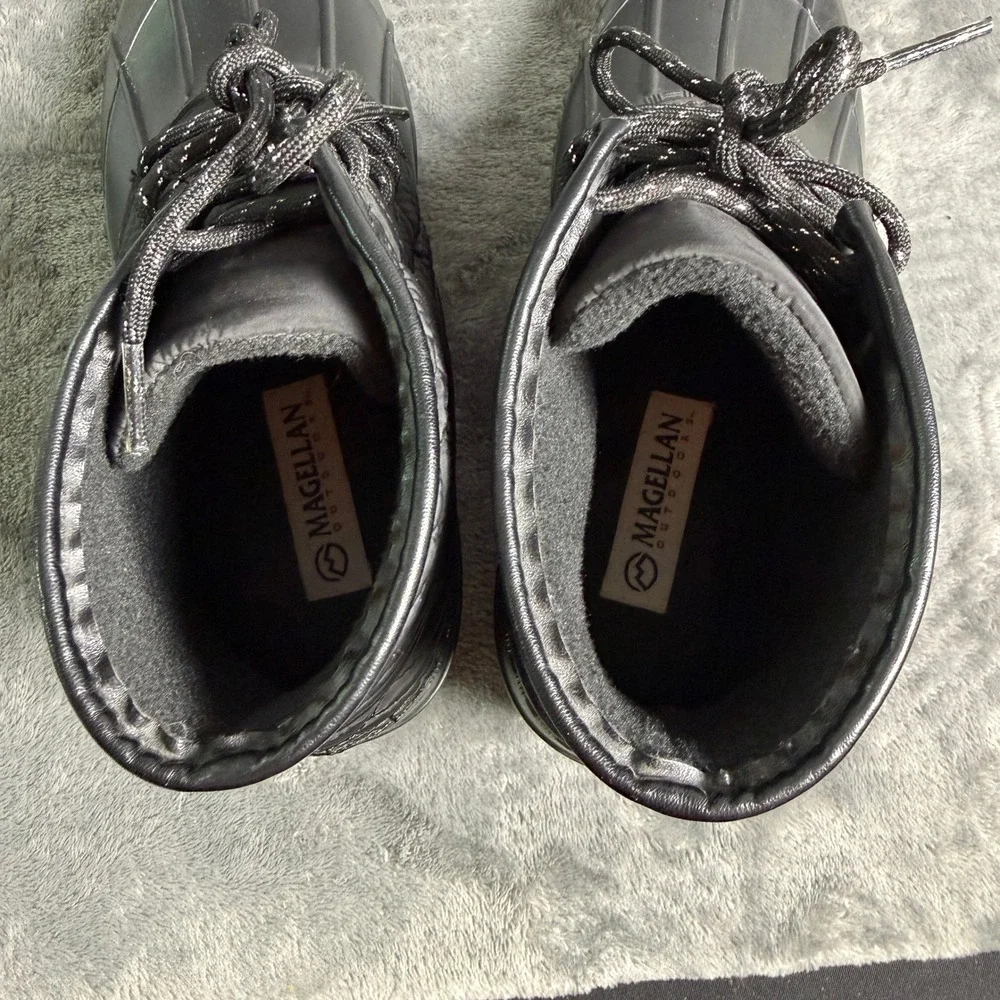 Magellan Womens Size 9 Black Quilted Duck Boots Lace Up Fleece Lined Waterproof